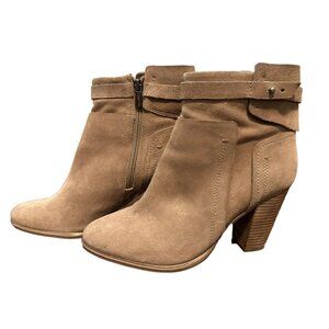 Vince Camuto Faythe tan Suede Ankle bootie 9 M